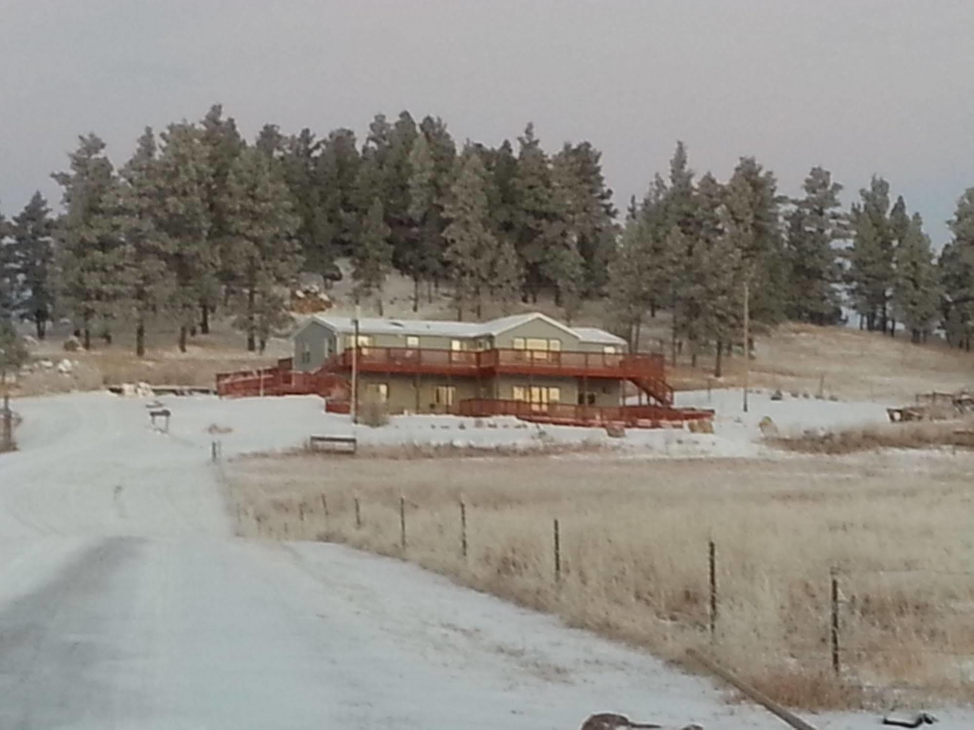 Sawin' Logs Inn Devils Tower Екстериор снимка